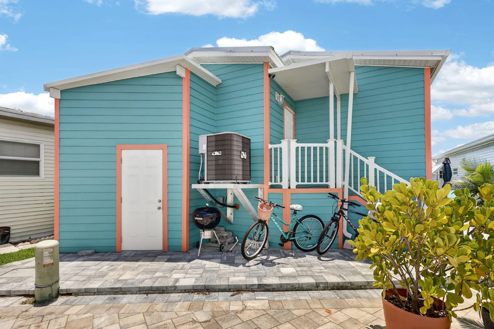 946 Nettles Boulevard, Jensen Beach, FL 34957 photo 14