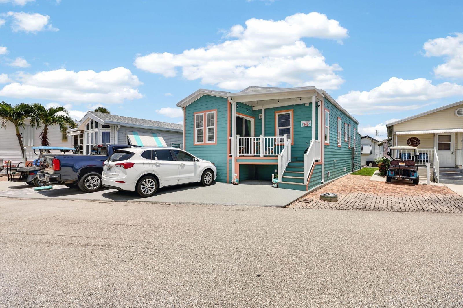 946 Nettles Boulevard — photo 3