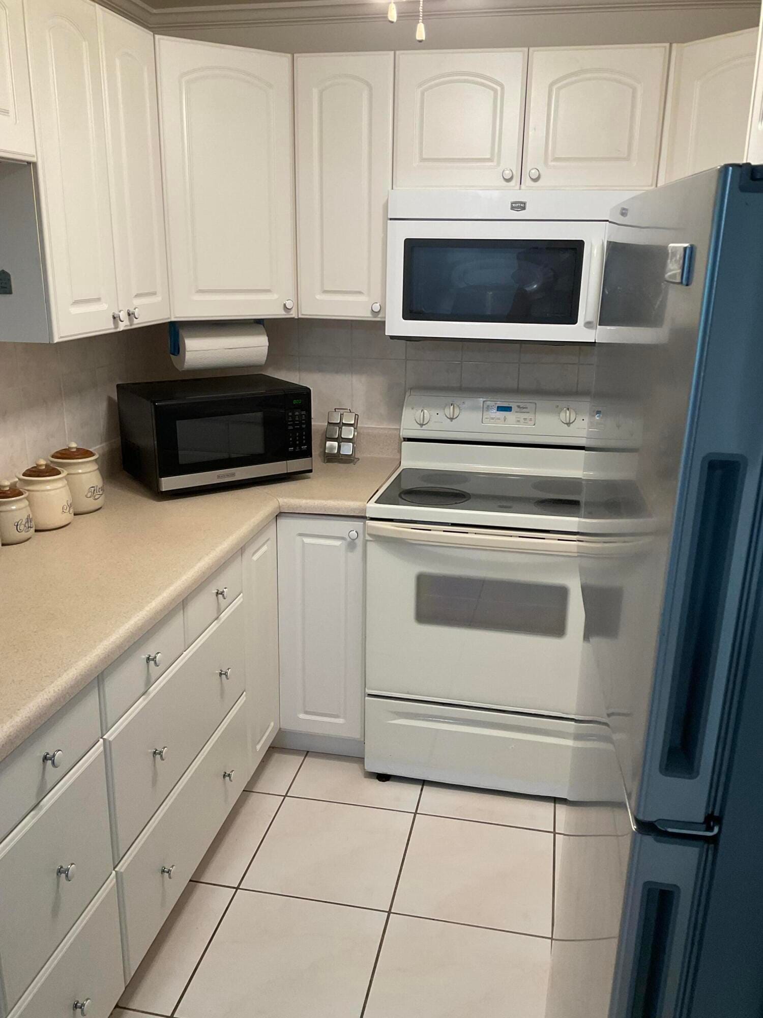29 Newport B 29, Deerfield Beach, FL 33442 photo 4