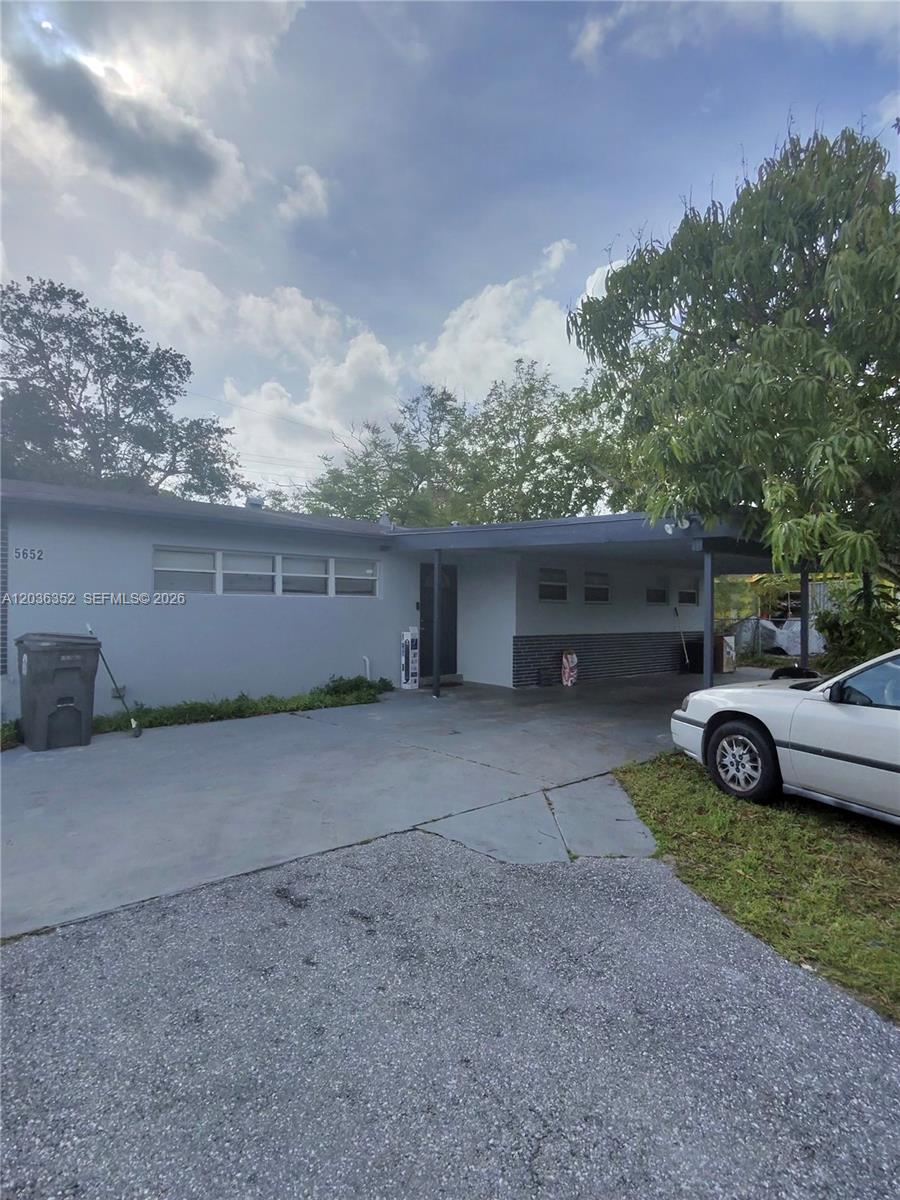 5652 Parke Avenue, West Palm Beach, FL 33407