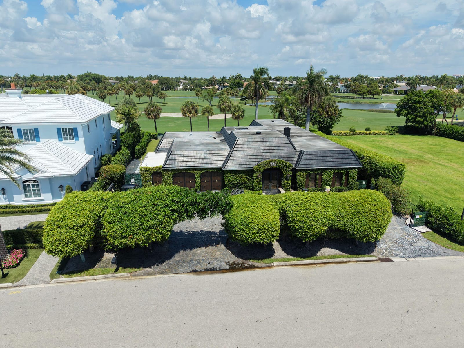 1877 Royal Palm Way — photo 2