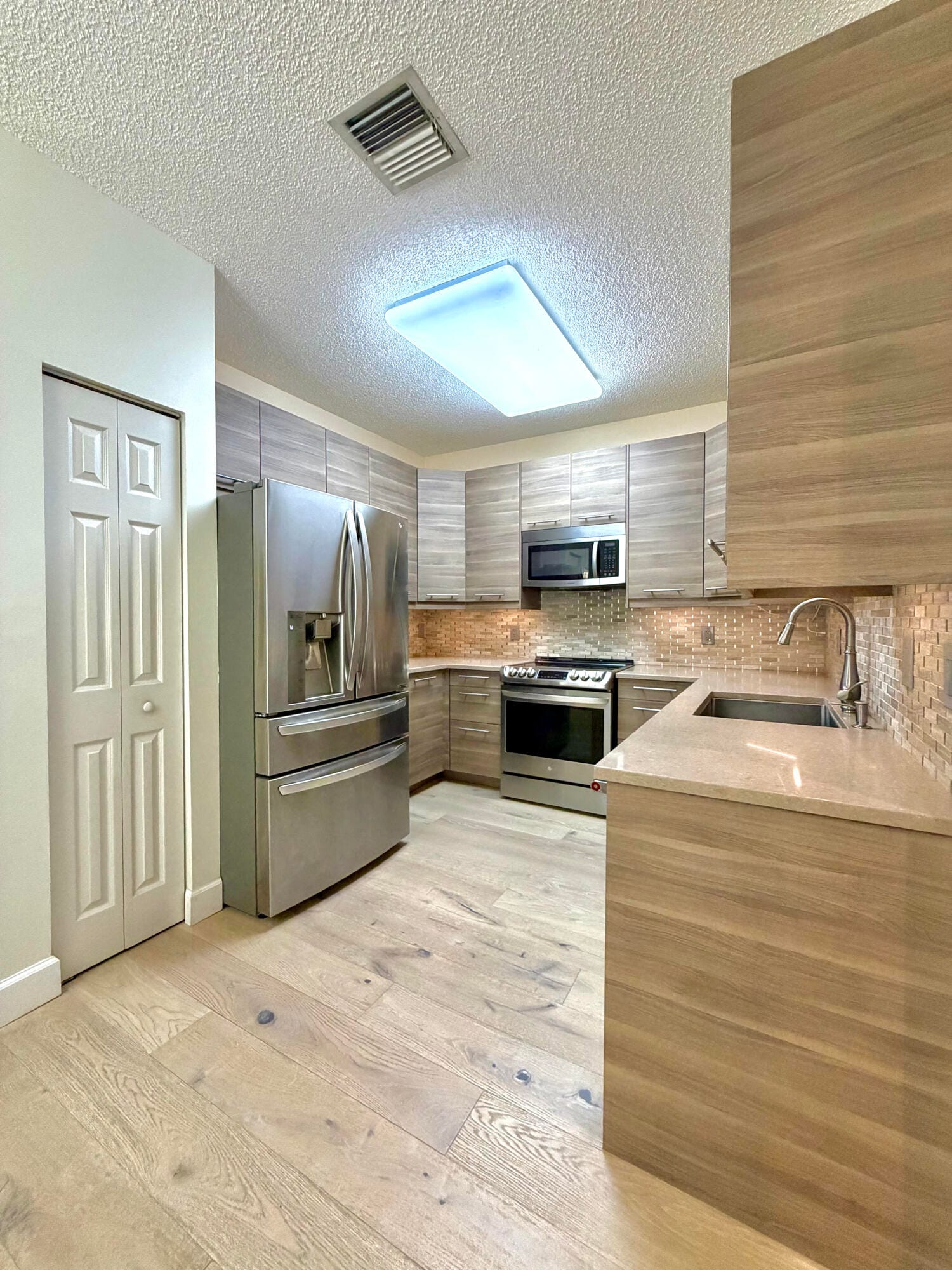 8302 Vía Serena, Boca Raton, FL 33433 photo 13