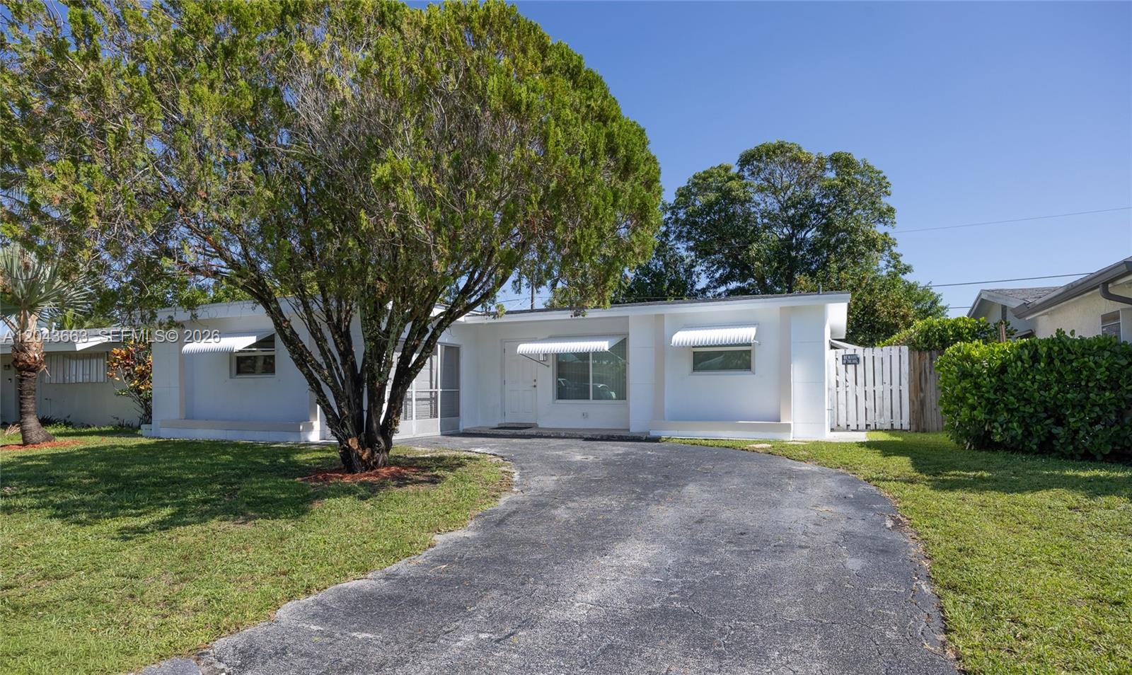Pending home at 8571 NW 27th Place, Sunrise, FL 33322