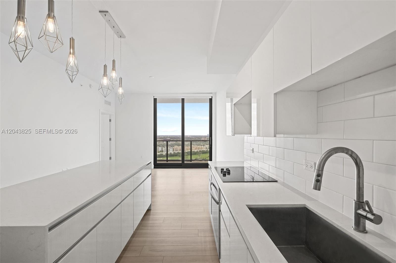 101 Diplomat Parkway 1805 — photo 2