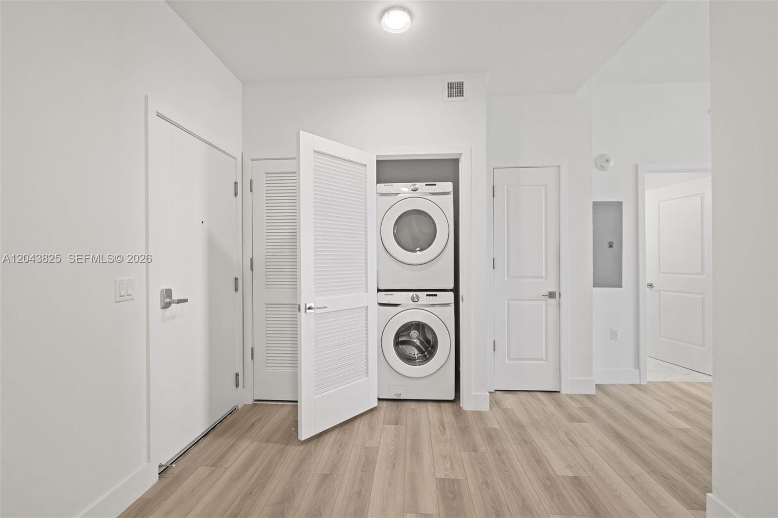 101 Diplomat Parkway 1805 — photo 11