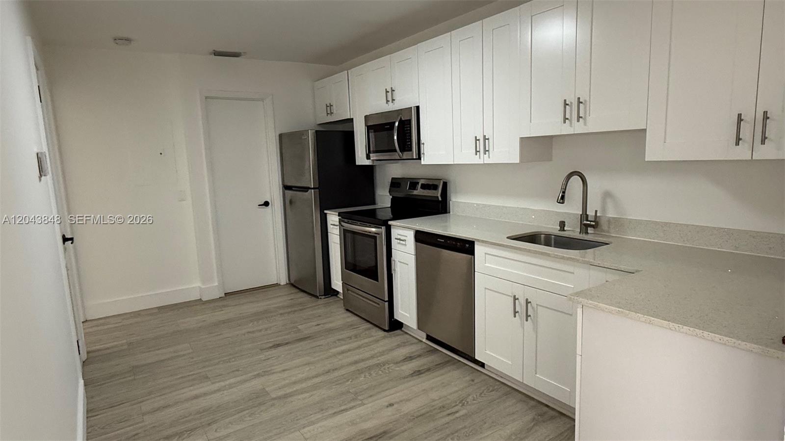 411 SE 10th Street 3, Hallandale Beach, FL 33009, Hallandale Beach