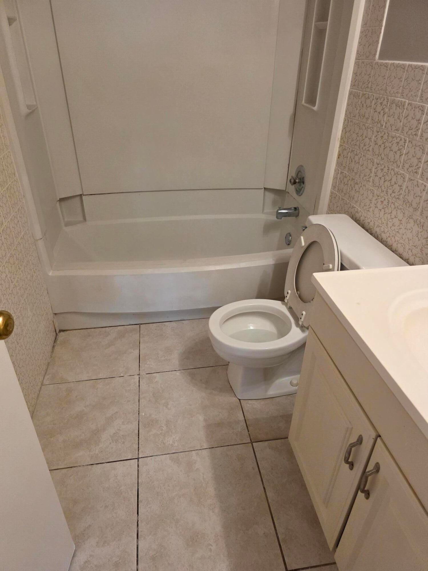 2401 Riverside Drive 411-b — photo 2