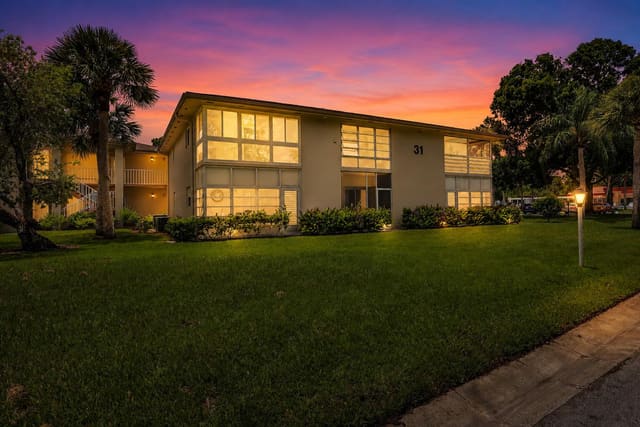 31 Lake Vista Trail 205, Port St. Lucie, FL 34952