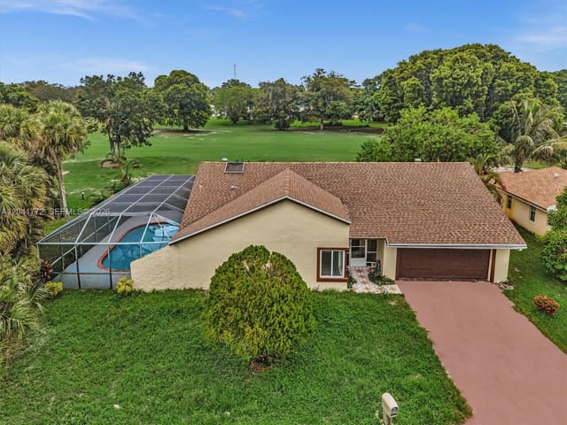 8813 Paradise Court 8813, Tamarac, FL 33321