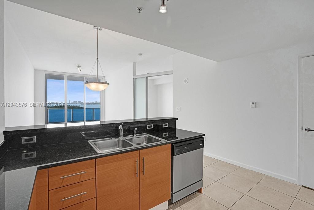 725 NE 22nd Street 8B — photo 3