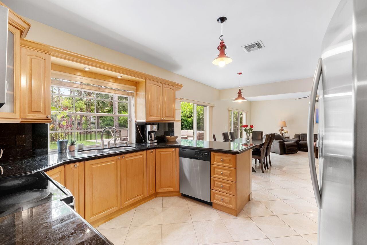 3904 Sanctuary Drive, Coral Springs, FL 33065 photo 22