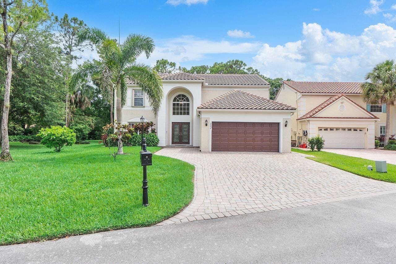 Pending home at 3904 Sanctuary Drive, Coral Springs, FL 33065