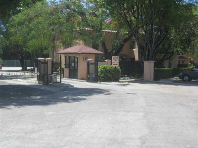 10794 N Kendall Drive B22, Miami, FL 33176