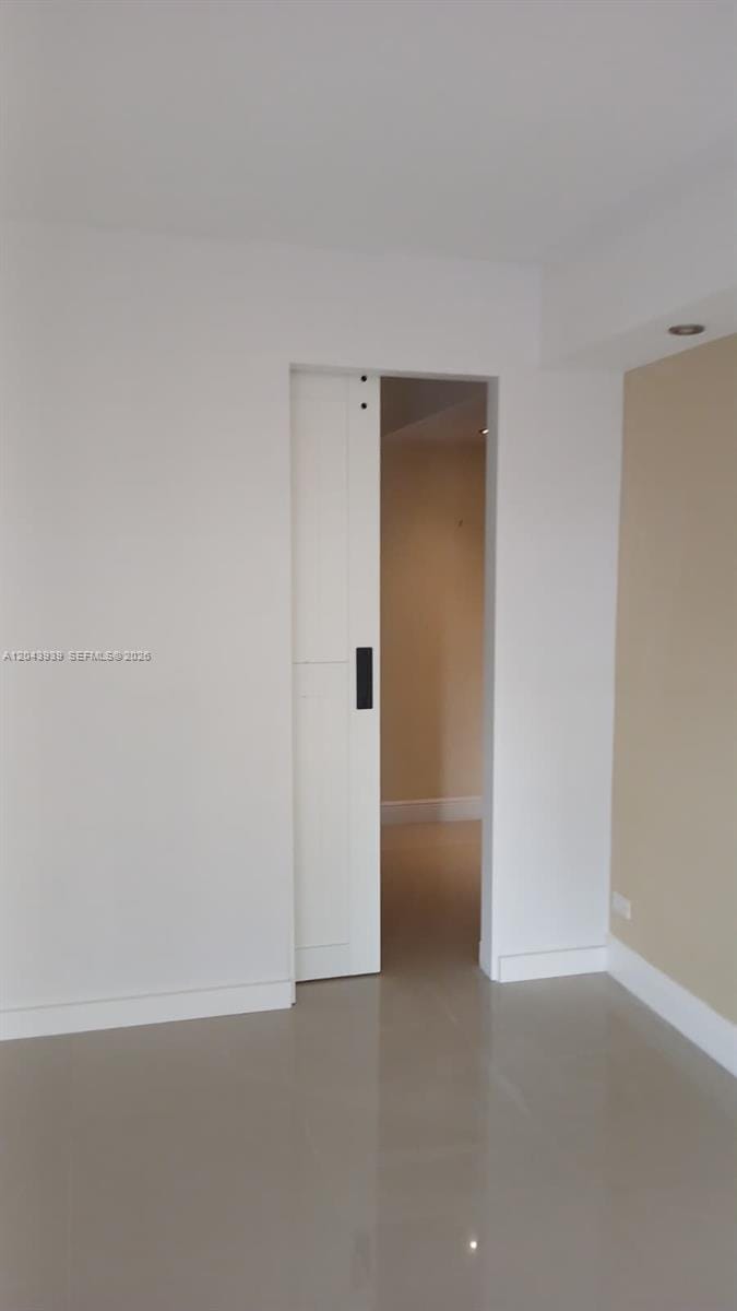 1800 NE 114th Street 508 — photo 3