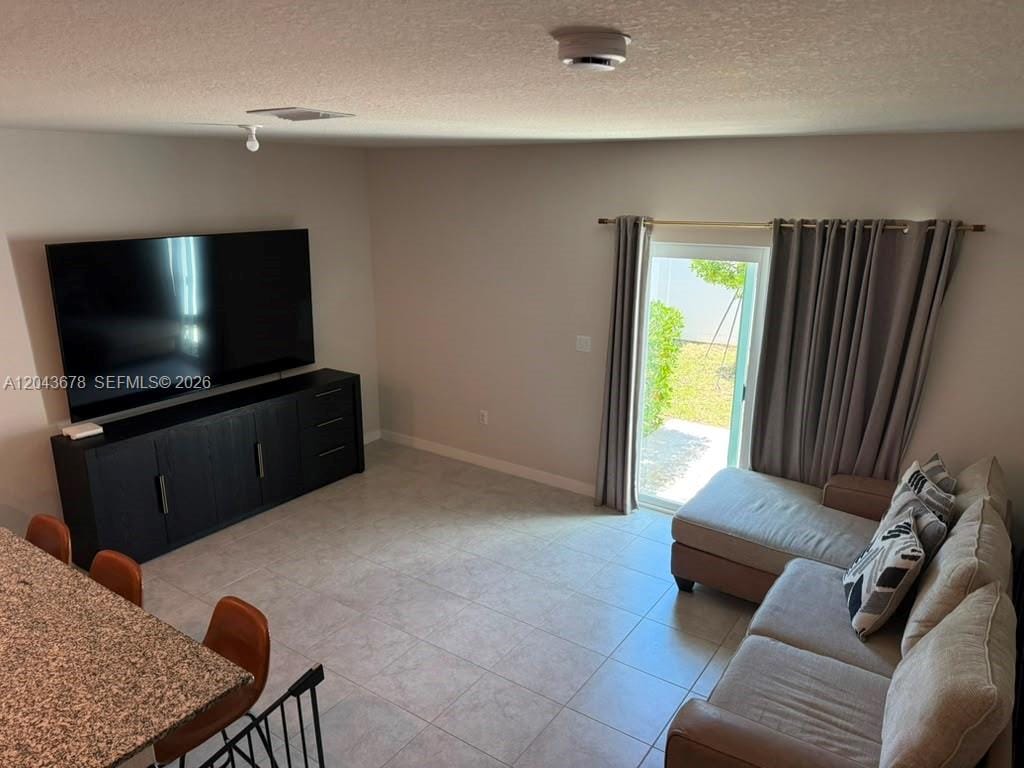 1057 NW 5th Street 1057 — photo 3