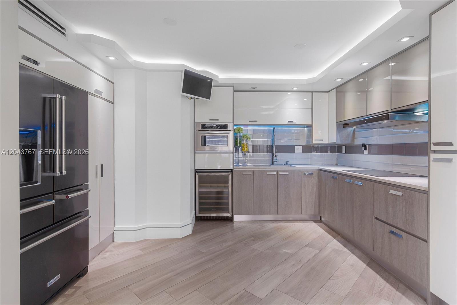6061 Collins Avenue 8F, Miami Beach, FL 33140, Miami Beach