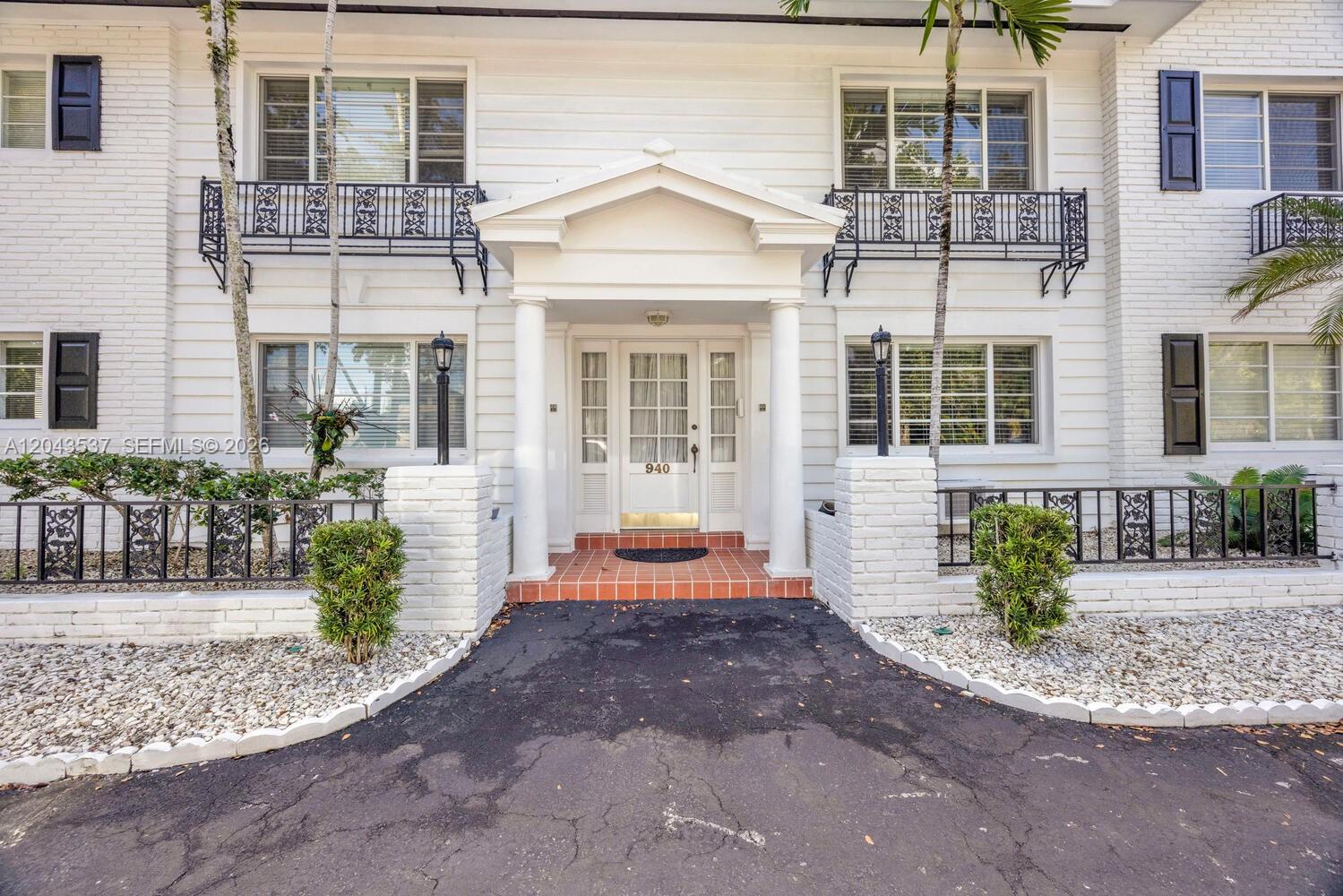 940 Sevilla Avenue 206, Coral Gables, FL 33134, Coral Gables