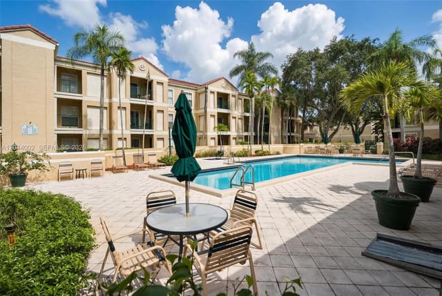 977 Riverside Drive 220, Savannah At Riverside, Coral Springs, FL