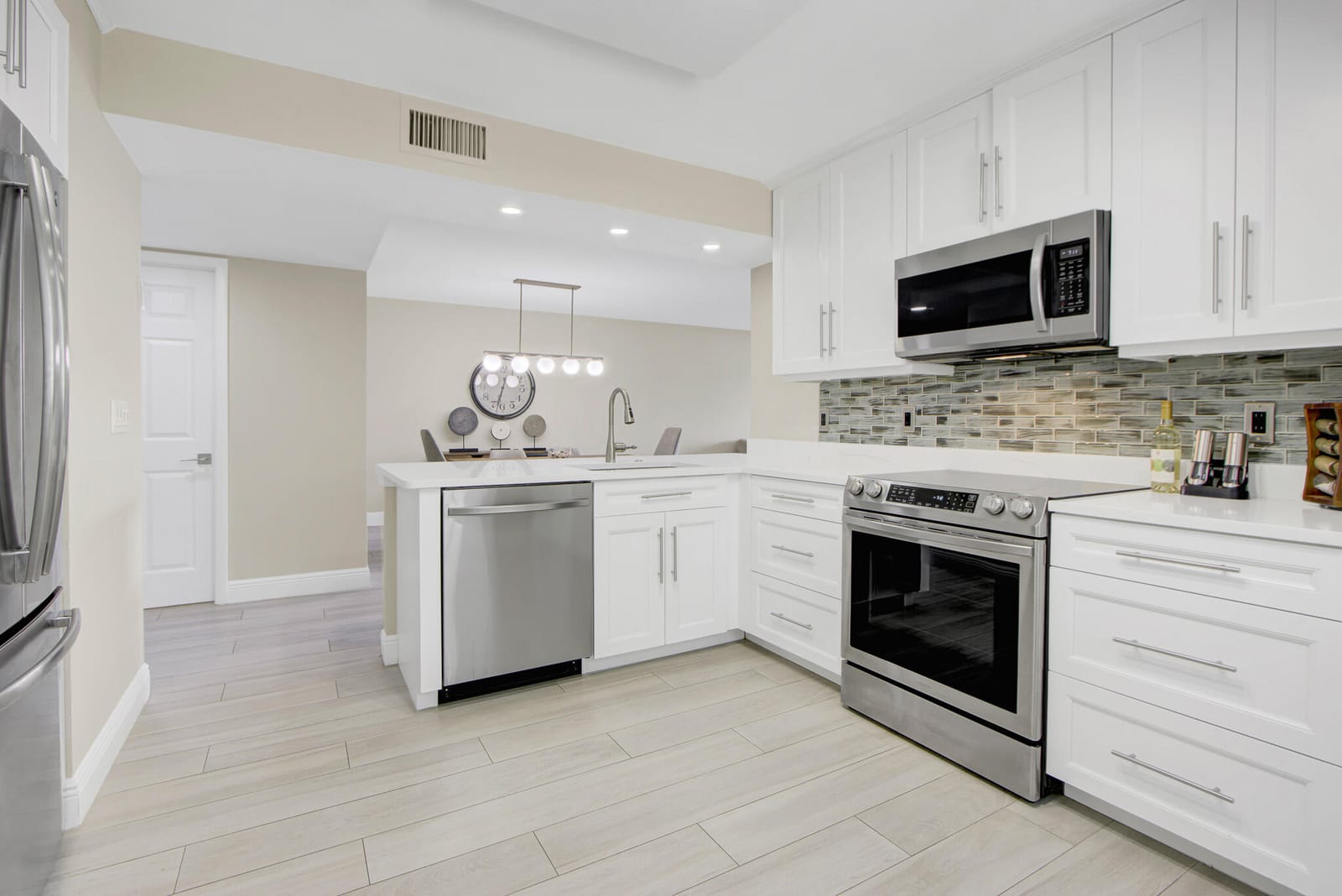 15451 Pembridge Drive 206 — photo 2