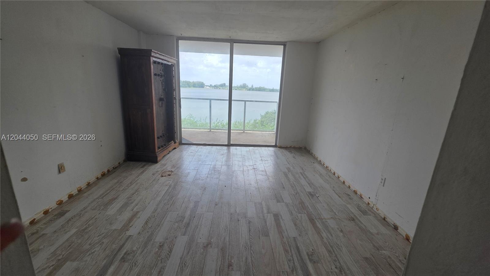 1301 NE Miami Gardens Drive 322W, Miami, FL 33179