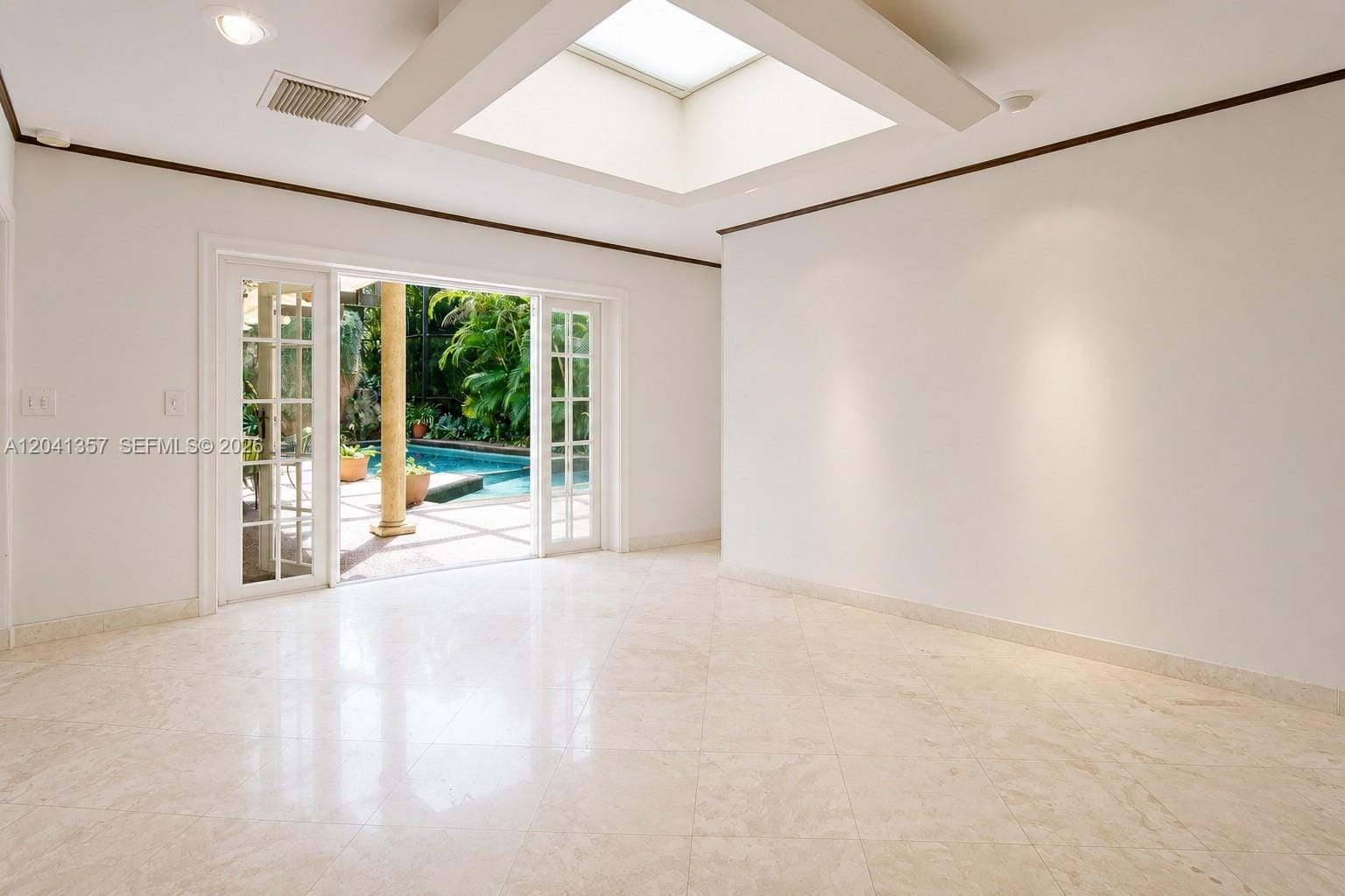 3441 Poinciana Avenue — photo 4