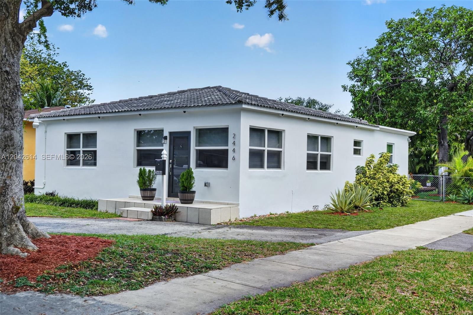 2446 Mckinley Street, Hollywood, FL 33020