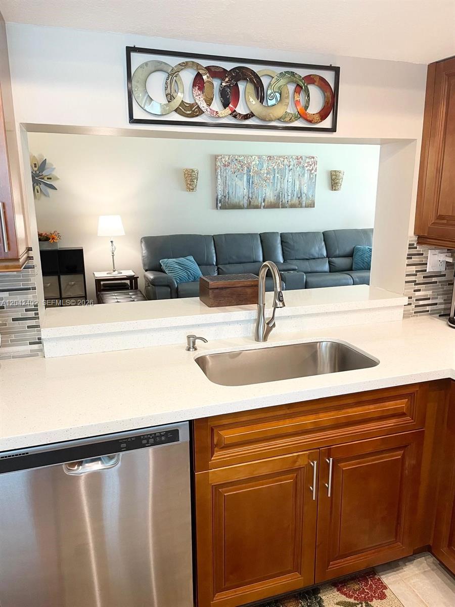 9520 Seagrape Drive 106 — photo 10