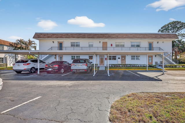 2950 SE Ocean Boulevard 12-2, Stuart, FL 34996