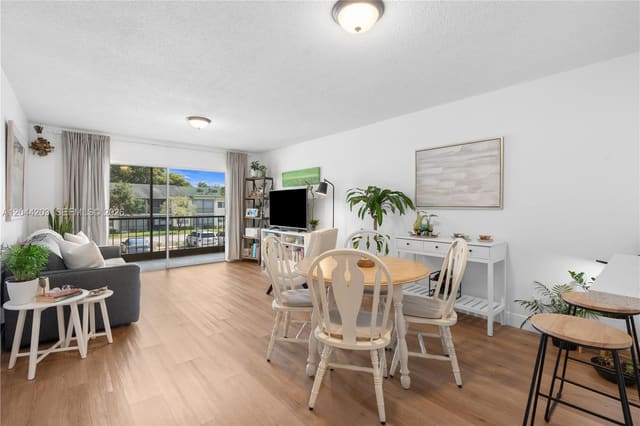 4161 NW 90th Avenue 206, Ramblewood East, Coral Springs, FL