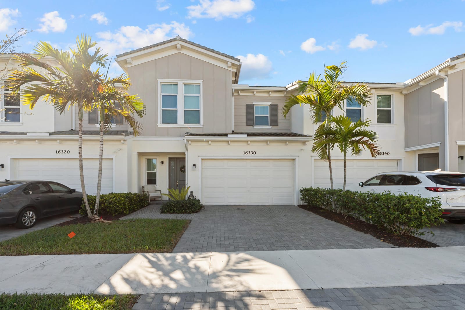 16330 Oakview Drive — photo 1