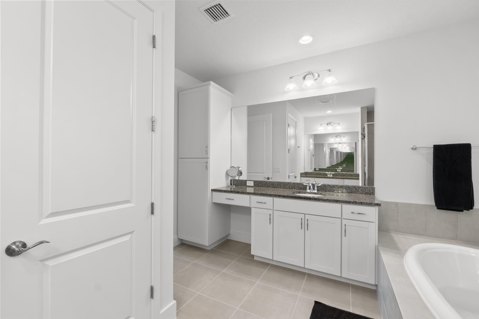 16330 Oakview Drive — photo 11