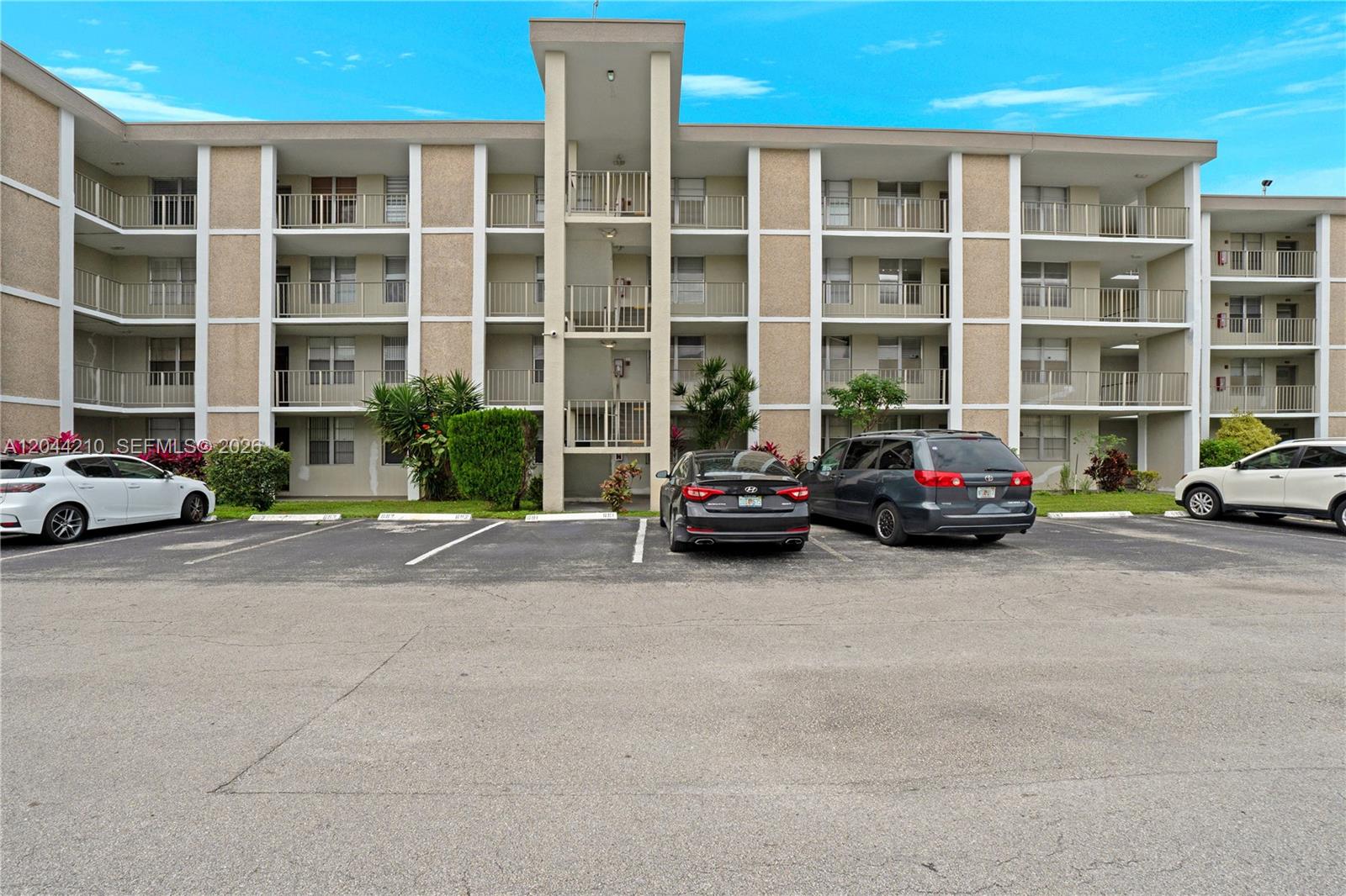 2901 NW 48th Avenue 355, Lauderdale Lakes, FL 33313