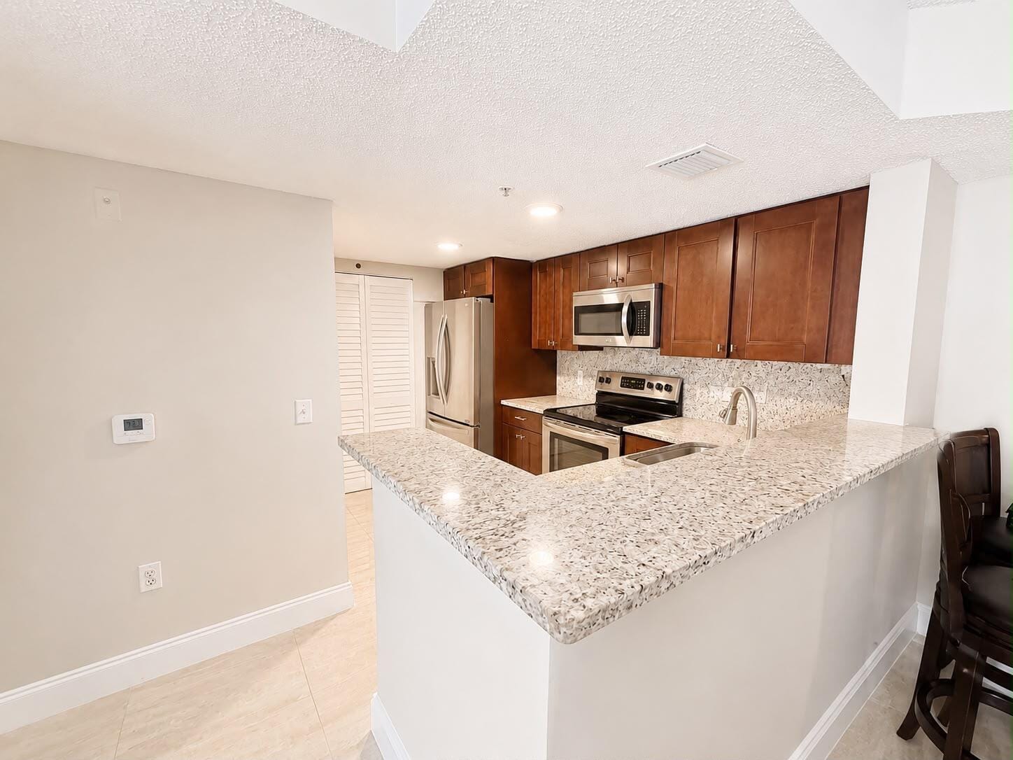5045 Wiles Road 105 — photo 4
