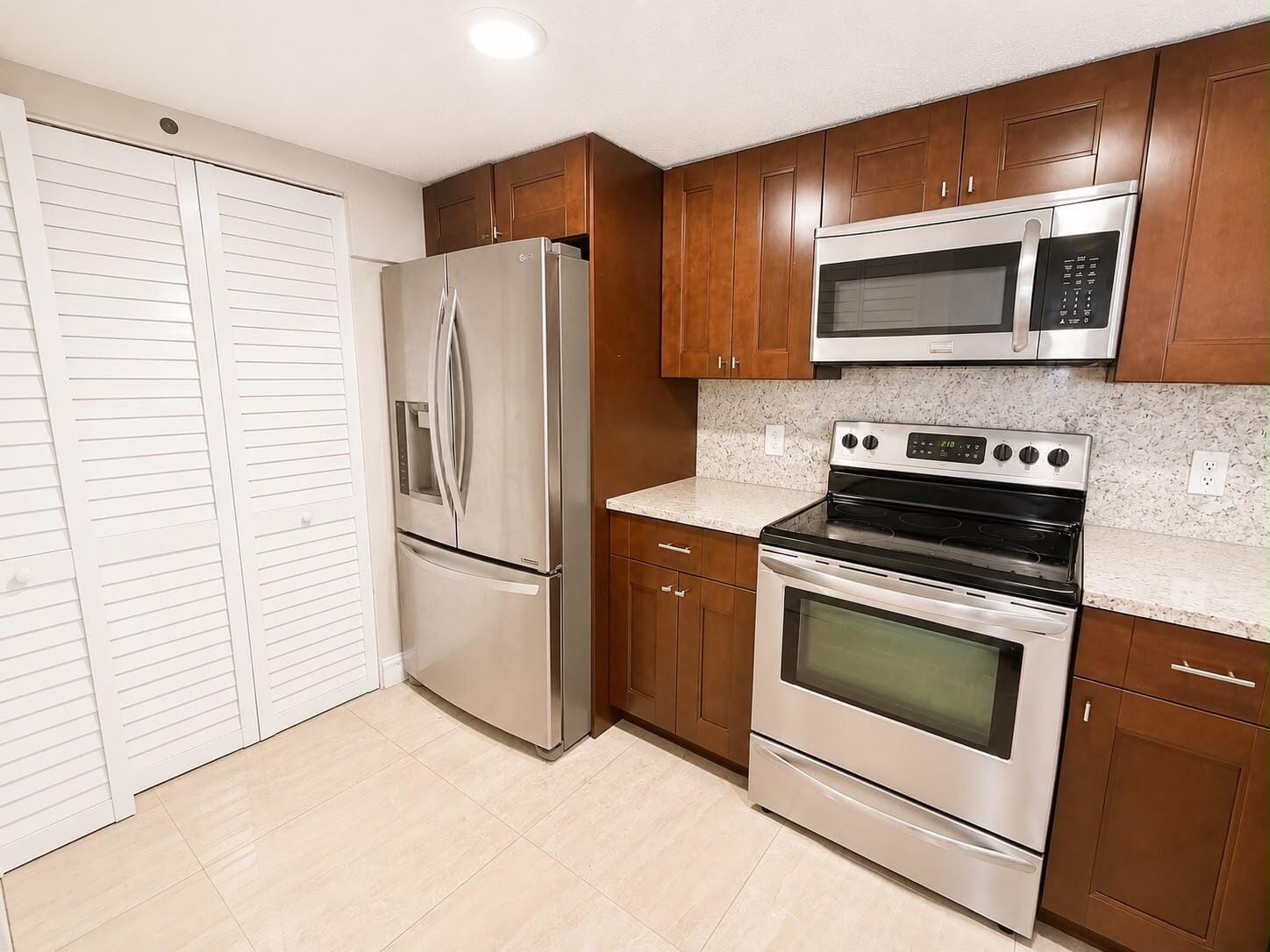5045 Wiles Road 105 — photo 5