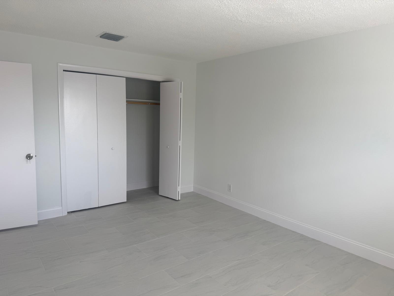 402 Lake Shore Drive 202, West Palm Beach, FL 33403, West Palm Beach