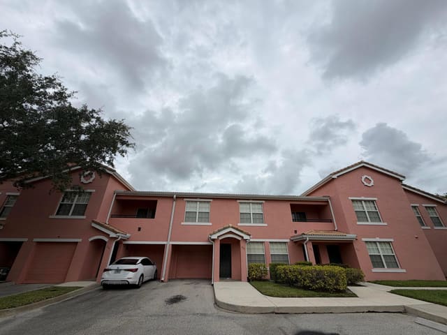 150 SW Peacock Boulevard 26-102, Port St. Lucie, FL 34986