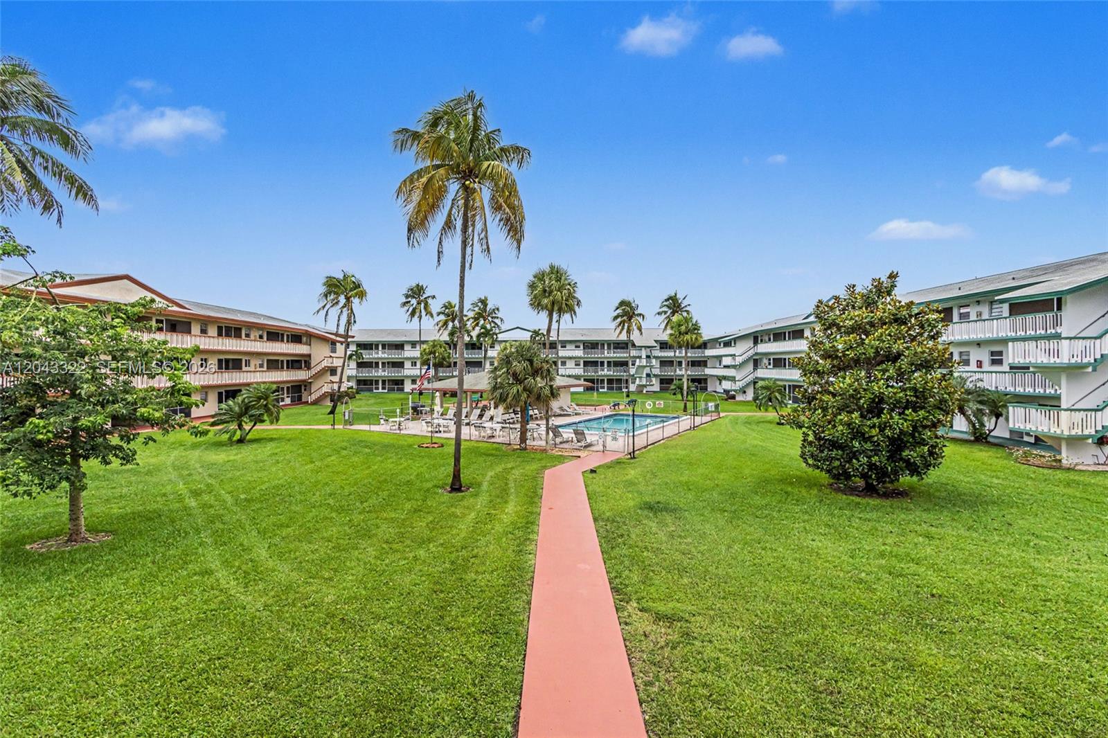 5300 Washington Street K229, Hollywood, FL 33021
