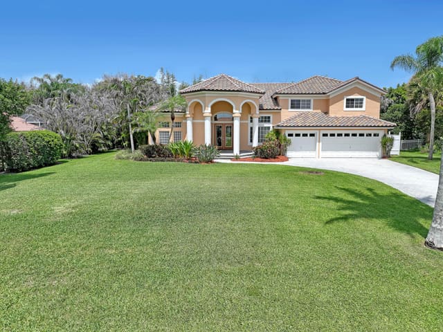 559 SW Squire Johns Lane, Cobblestone, Pembroke Pines, FL