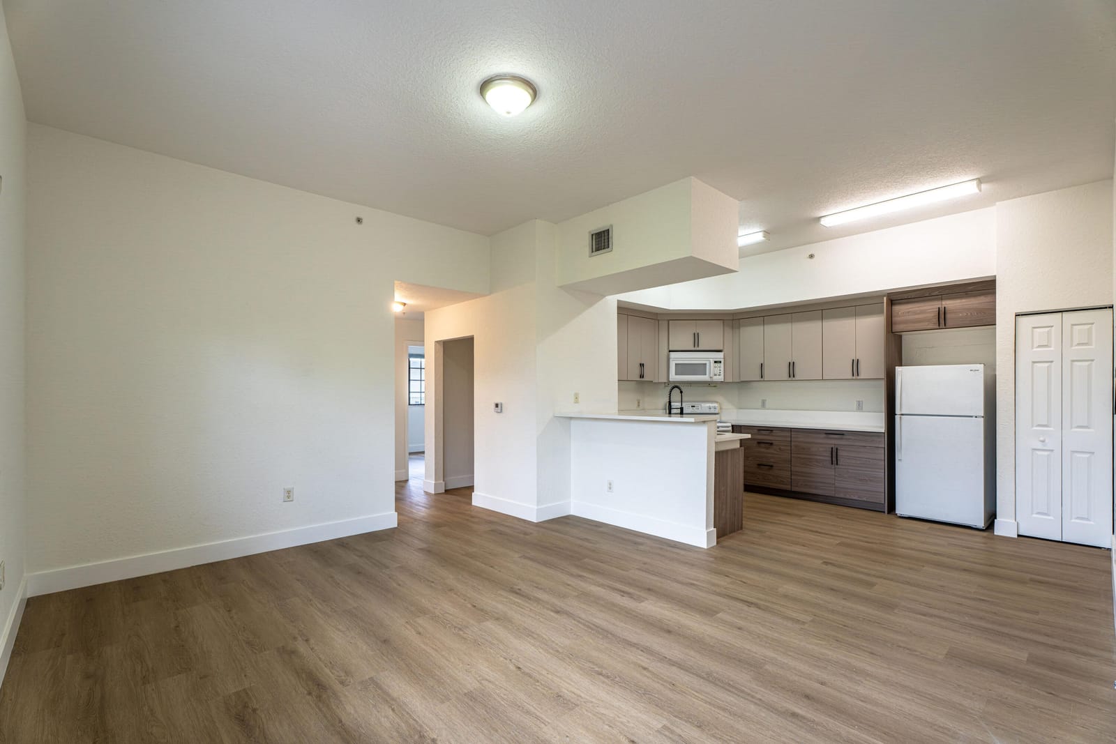 2801 Riverside Drive 301-s — photo 2