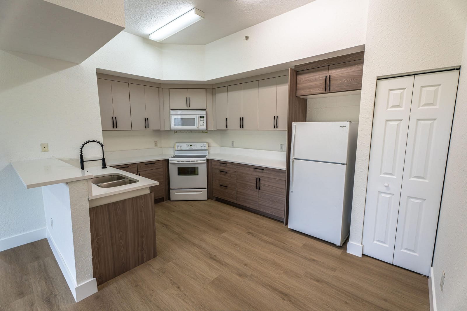 2801 Riverside Drive 301-s — photo 4