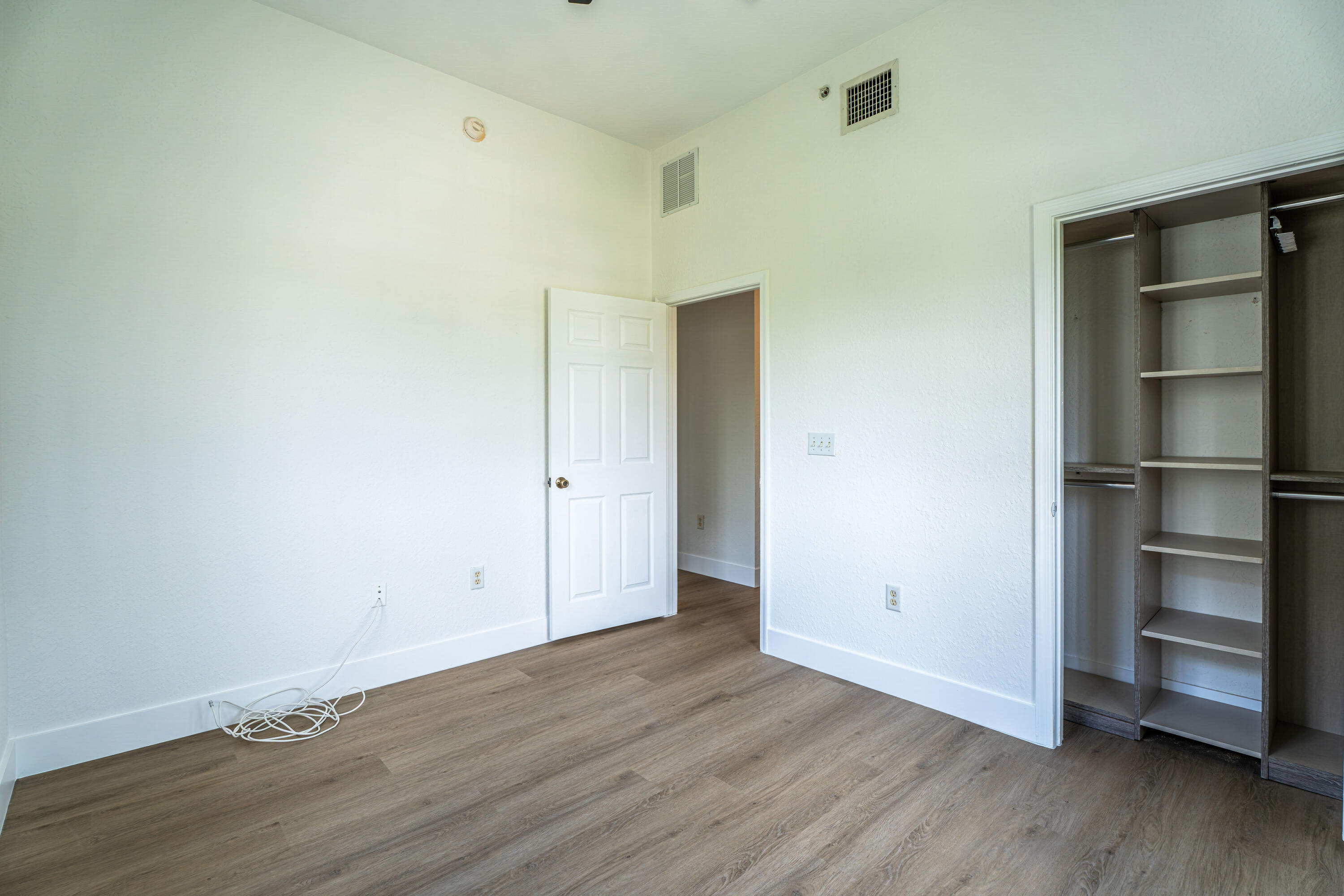 2801 Riverside Drive 301-s