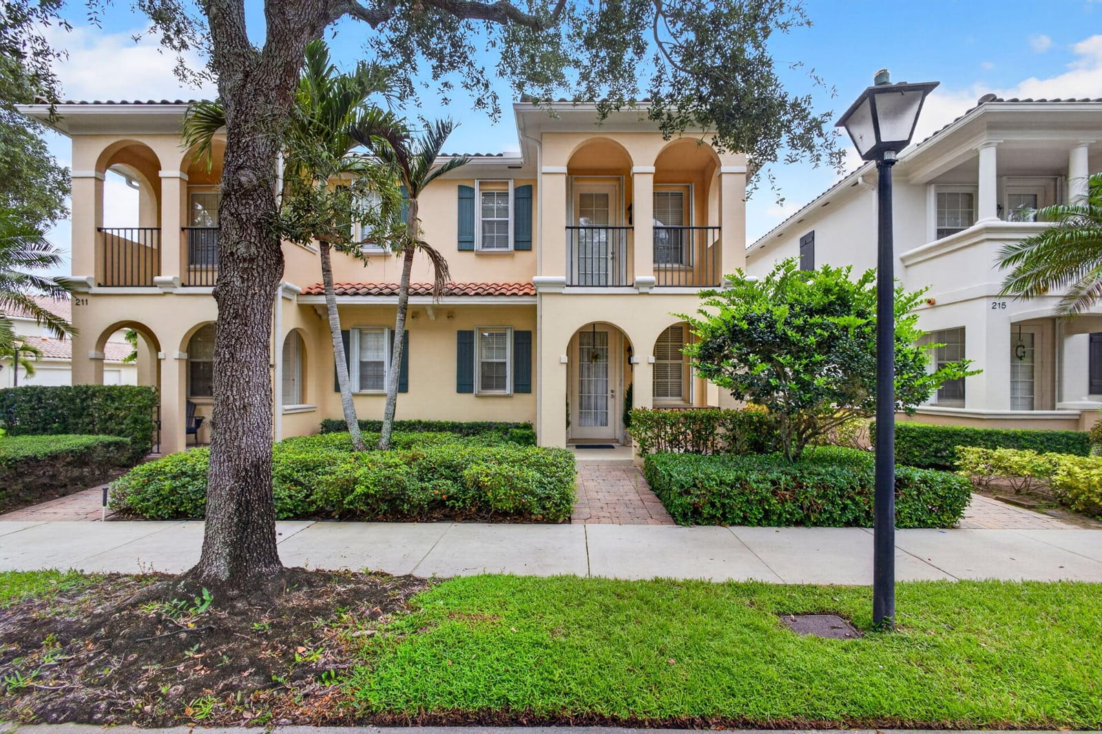 213 Barcelona Drive — photo 3