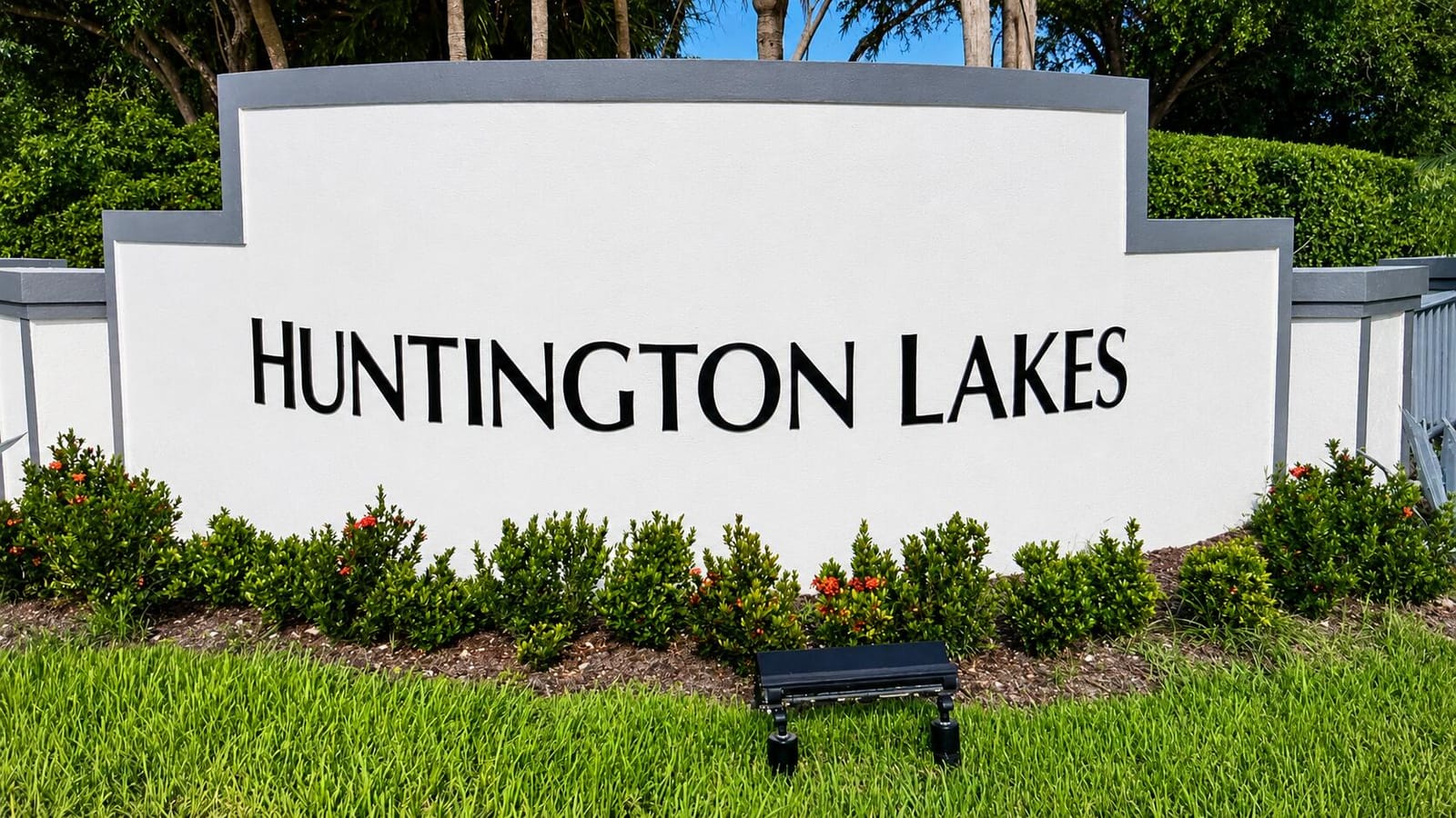 6585 Kensington Lane Apt 207 — photo 2