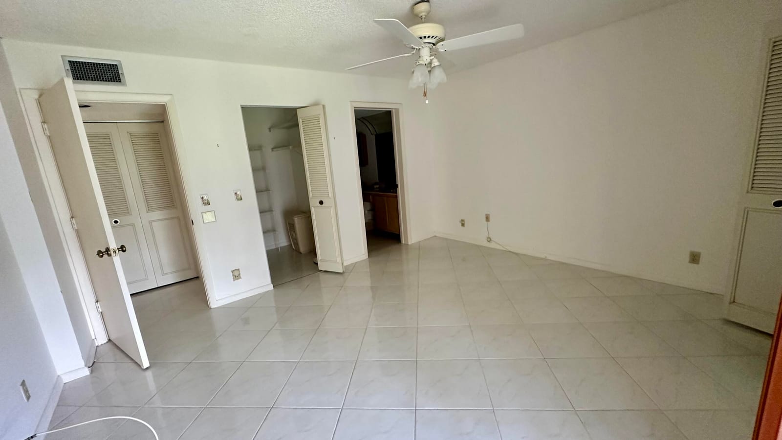 6585 Kensington Lane Apt 207, Delray Beach, FL 33446 photo 13
