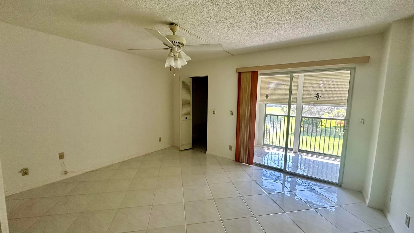 6585 Kensington Lane Apt 207, Delray Beach, FL 33446 photo 16
