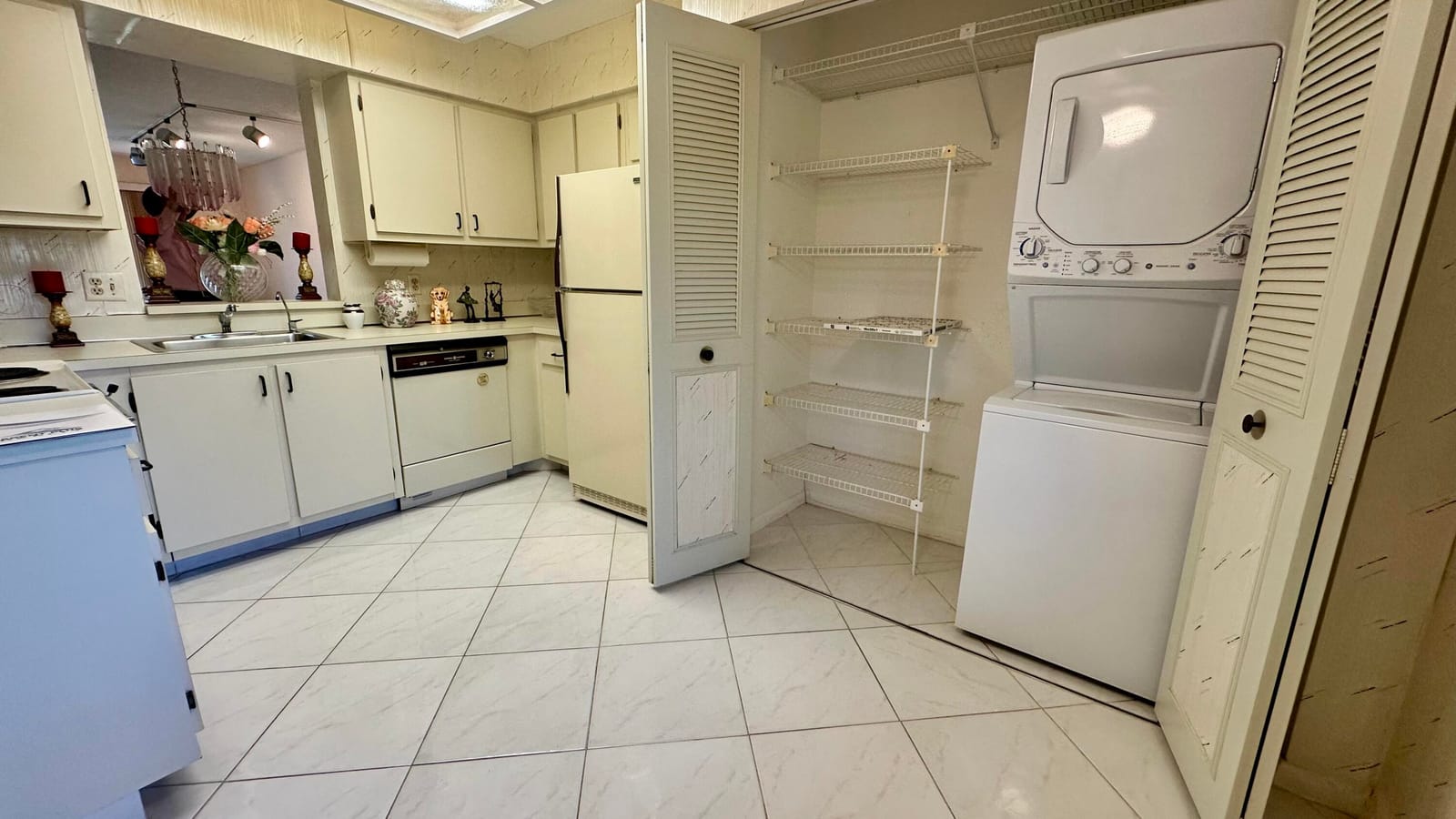 6585 Kensington Lane Apt 207 — photo 7