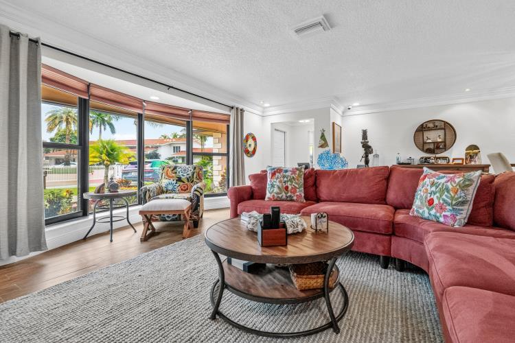 2409 SW 27th Avenue — photo 9