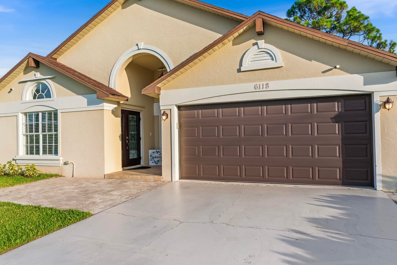 6118 Pompano Street — photo 3