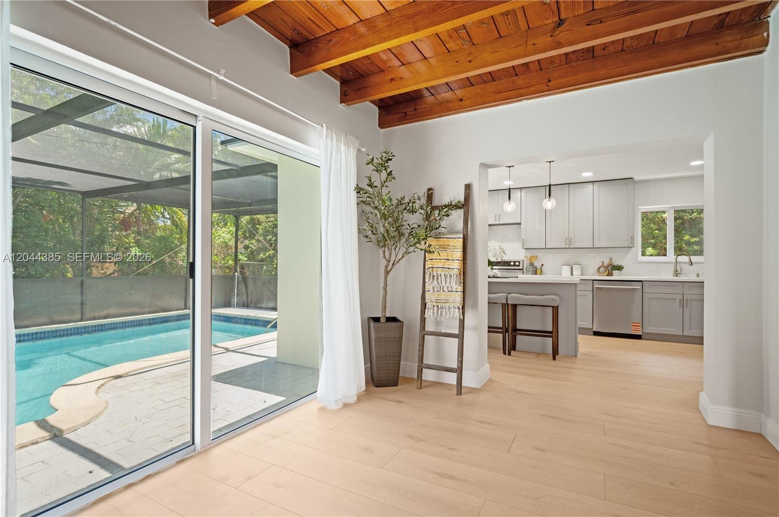 4220 SW 14th Street 4220 — photo 10