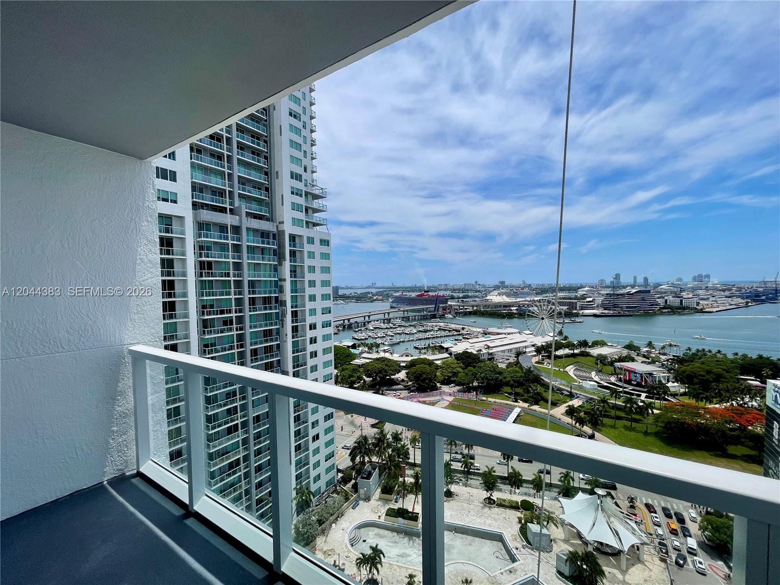 253 NE 2nd Street 2409, Miami, FL 33132 photo 15